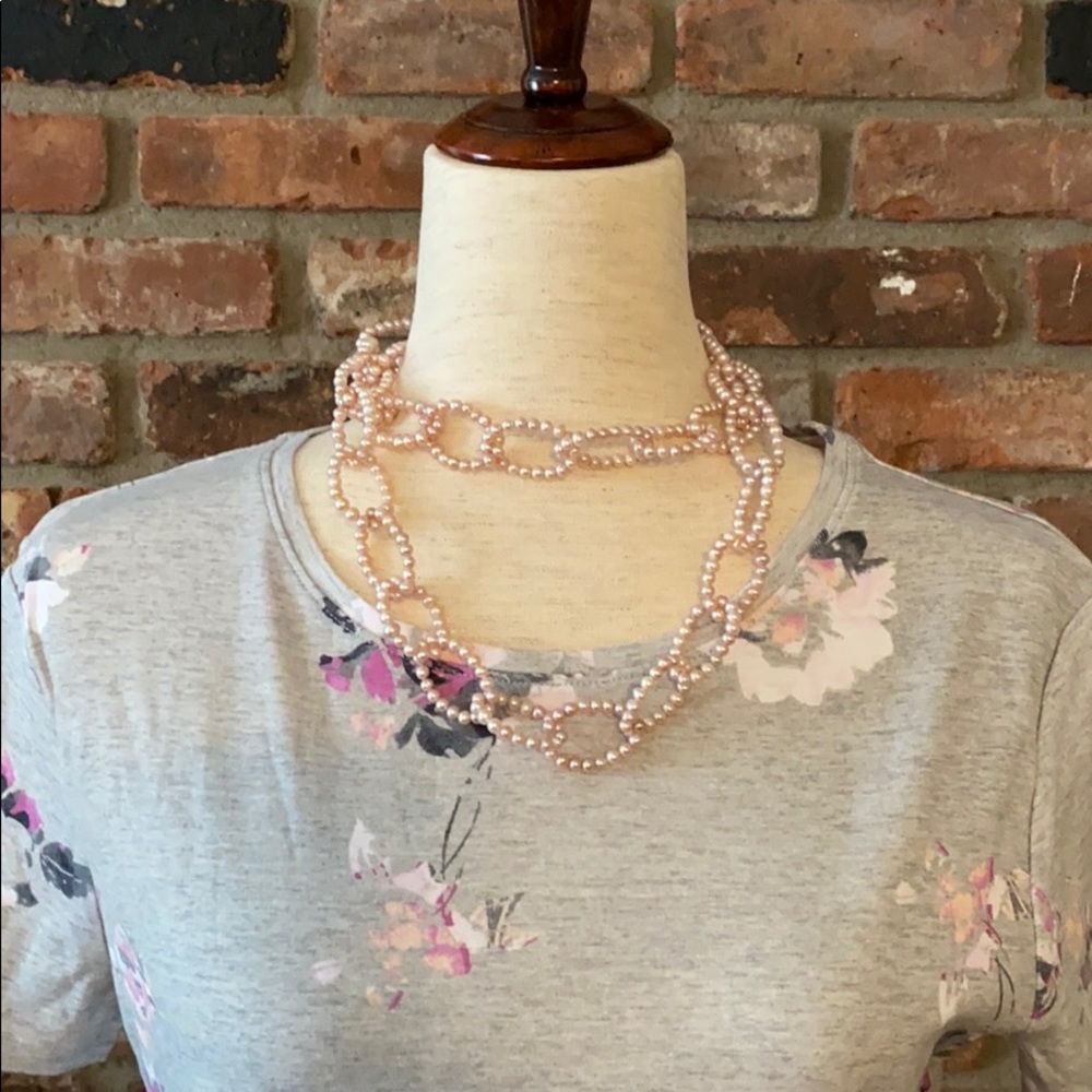 SOLD!! Women’s new short sleeve top